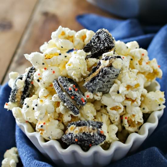 Peanut Butter Oreo Popcorn - Recipe photo by Kleinworth &amp; Co