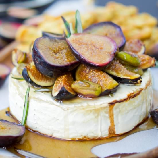 Honey Baked Brie with Figs - Recipe photo by tiffanybendayan