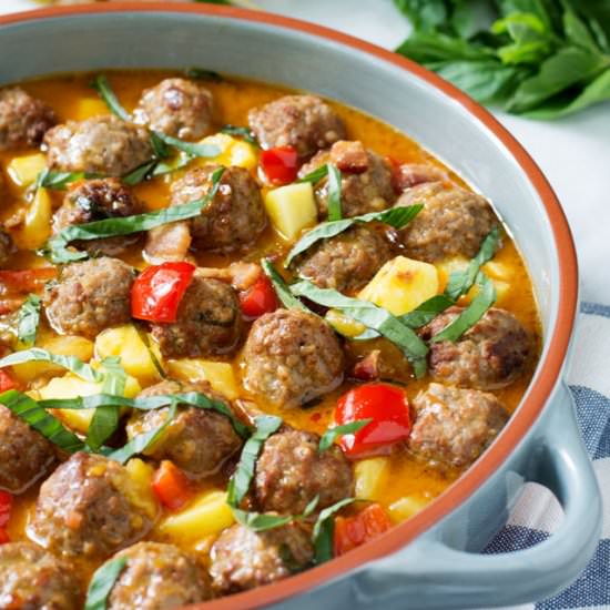 Thai Coconut Curry Meatballs - Recipe photo by culinarycool