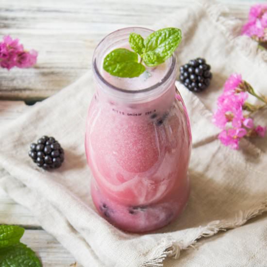 Blackberry Cream Soda - Recipe photo by cookingwithawallflower