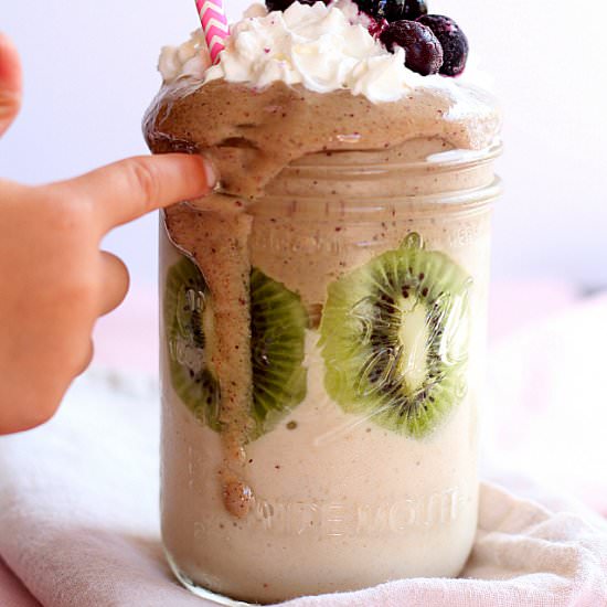 Antioxidant Kale Banana Smoothie - Recipe photo by Delightful Mom Food