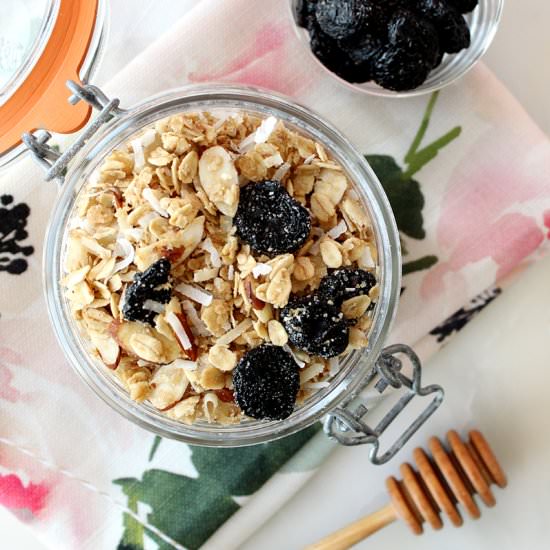 Homemade Granola - Recipe photo by GlitterandBubbles