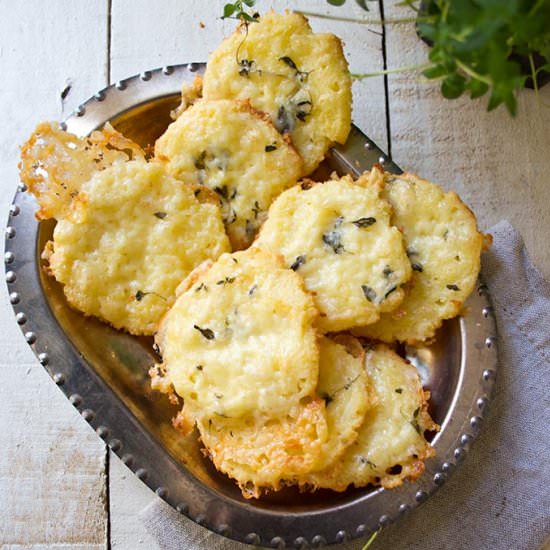 Cheese Thyme Crackers (low carb) - Recipe photo by Sugar Free Londoner