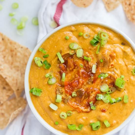 Vegan Queso Hummus - Recipe photo by fooduzzi