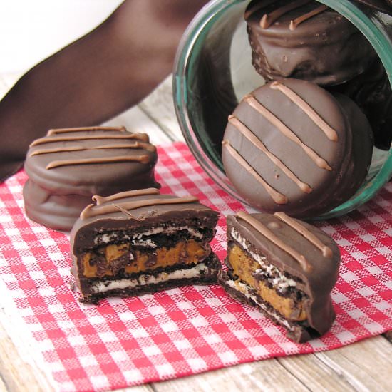 Cookie Butter Stuffed Oreos - Recipe photo by easybaked