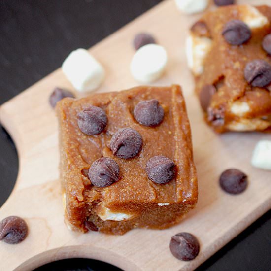 No-bake Nutella S'mores Bars - Recipe photo by evabakes