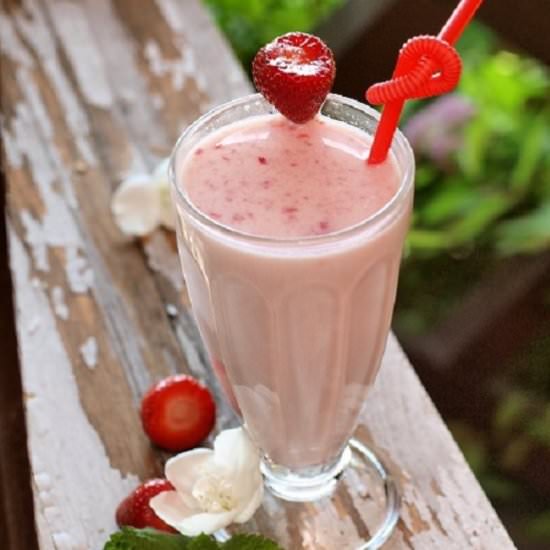 Strawberry Milk - Recipe photo by mania179