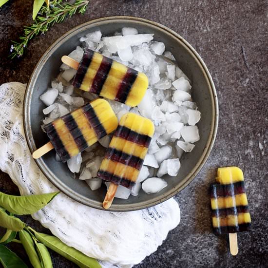 Halloween Ice Pops - Recipe photo by Yummy Mummy