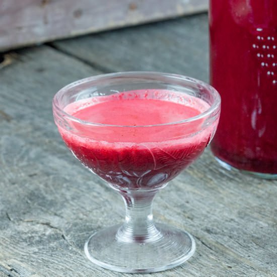 Beetroot, Apple and Carrot Juice - Recipe photo by ohmydish