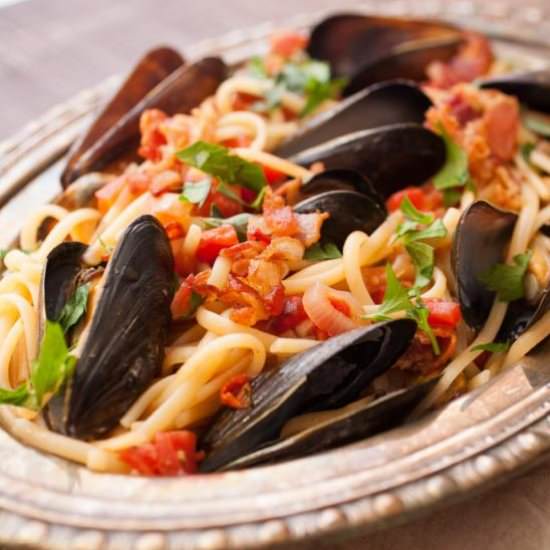Spicy Mussel Linguine - Recipe photo by Macheesmo