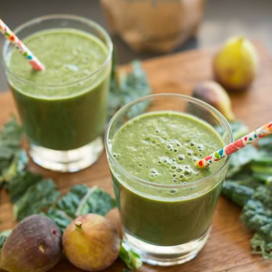 Fig & Kale Smoothie - Recipe photo by garlicmysoul