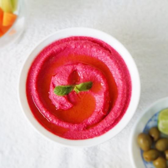 Beetroot hummus - Recipe photo by nusrath