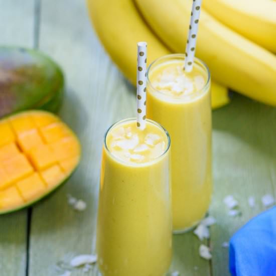 Mango Sunshine Smoothie Recipe - Recipe photo by Solluna333