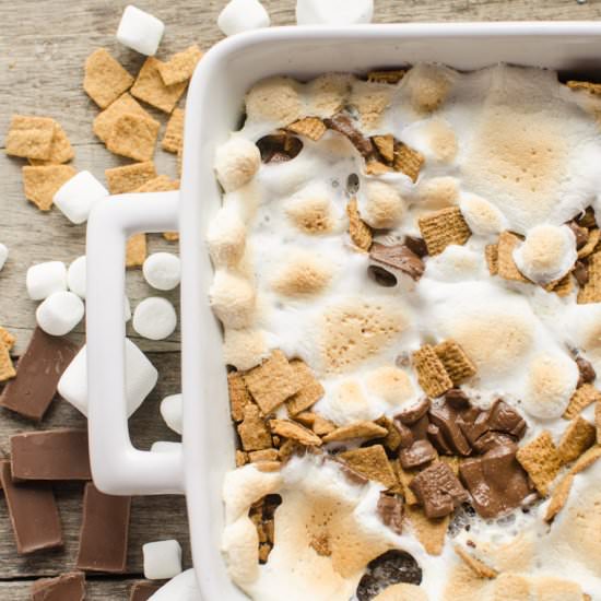 Easy S’mores Brownies - Recipe photo by Blessthismess