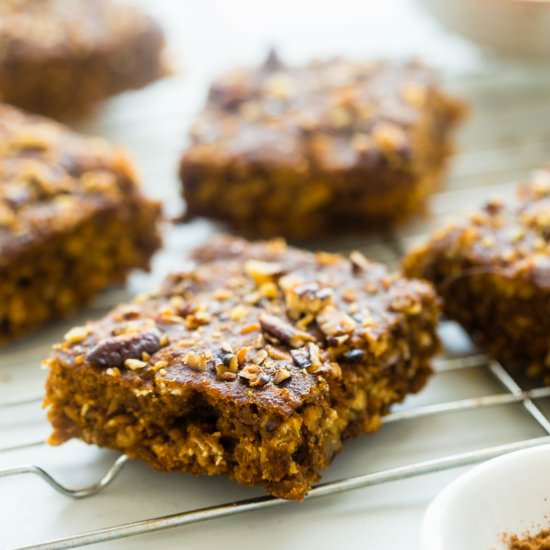 Vegan Pumpkin Spice Oatmeal Bars - Recipe photo by foodfaithfitness