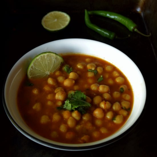 Simple Indian Chickpeas Curry - Recipe photo by naturalfitdiet