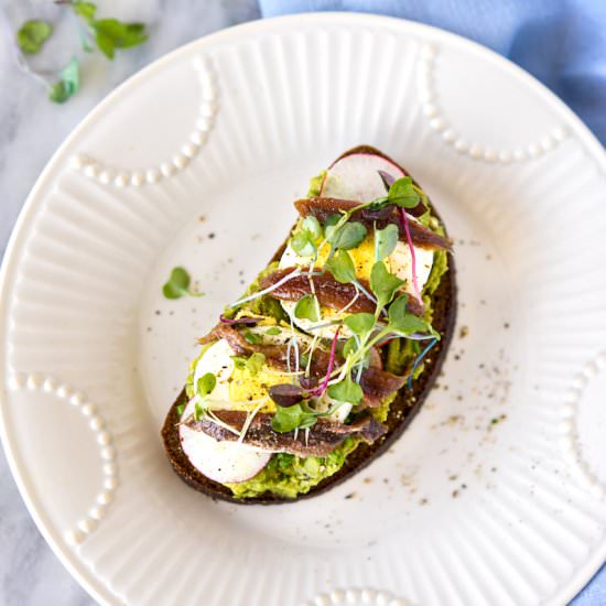 Healthy Avocado Toast - Recipe photo by vivalafood