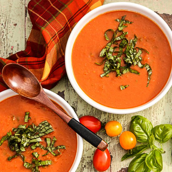 Roasted Tomato Basil Soup - Recipe photo by the food blog