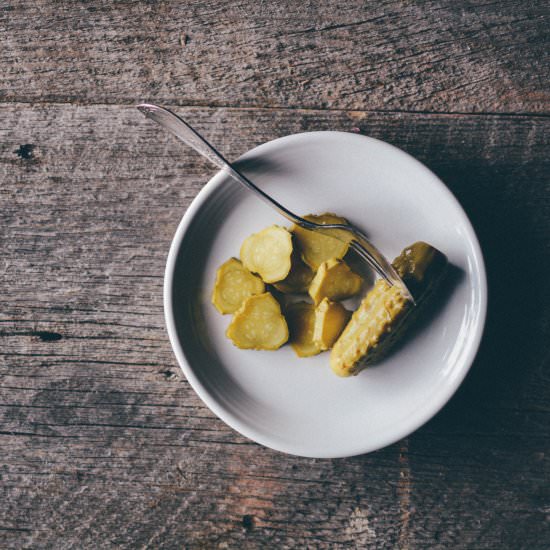 {Venturesome} Dill Pickles - Recipe photo by cookingismytherapy