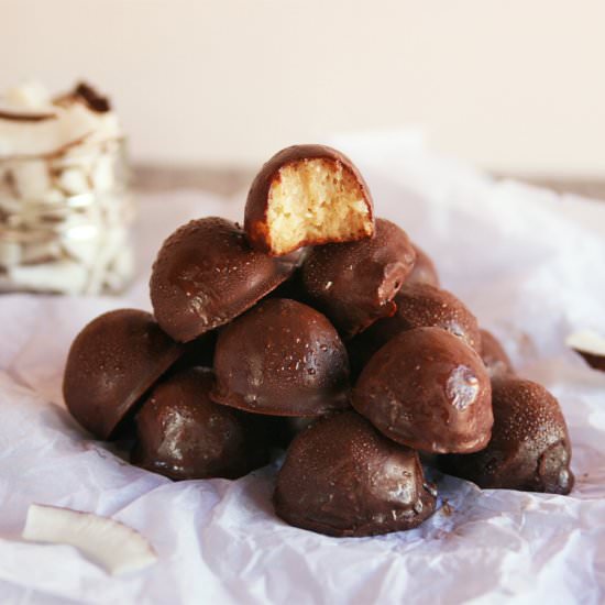 Healthy Coconut Bon Bons - Recipe photo by CinnamonGem