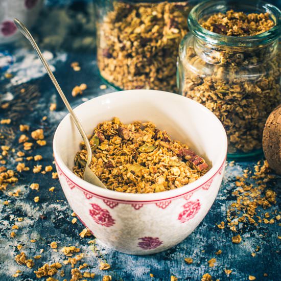 Pumpkin Spice Granola - Recipe photo by Whiskaffair