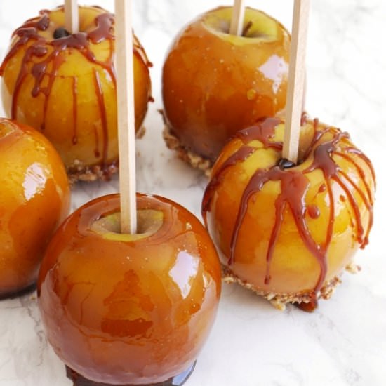 Crunchy Caramel Toffee Apples - Recipe photo by BirdsParty