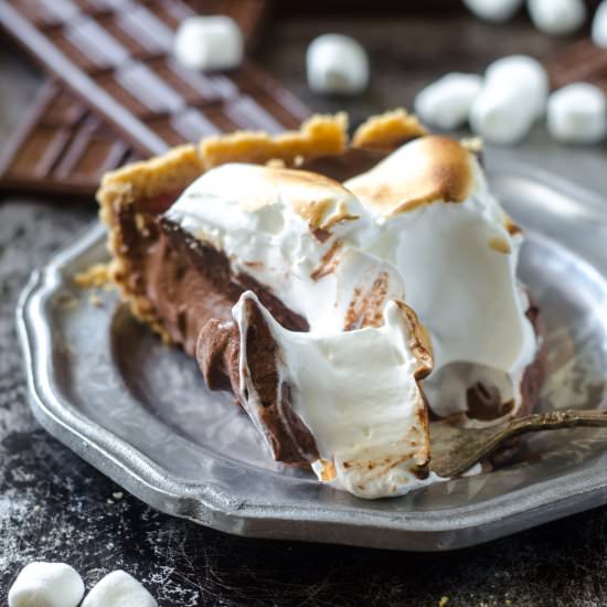 No Bake Smores Pie - Recipe photo by gogogogourmet