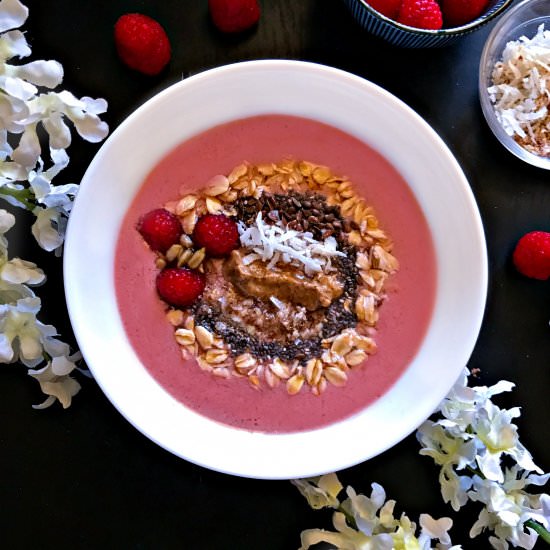 Raspberry Chocolate Smoothie Bowl - Recipe photo by EasycookingwithMolly