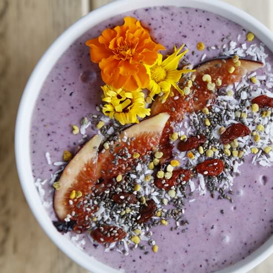 Pink Smoothie Bowl - Recipe photo by blanblan