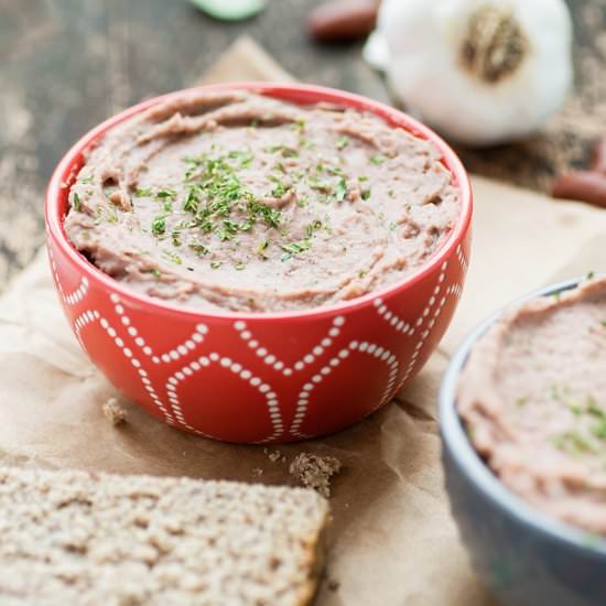 Garlicky Bean and Sage Dip - Recipe photo by foodsmartmom