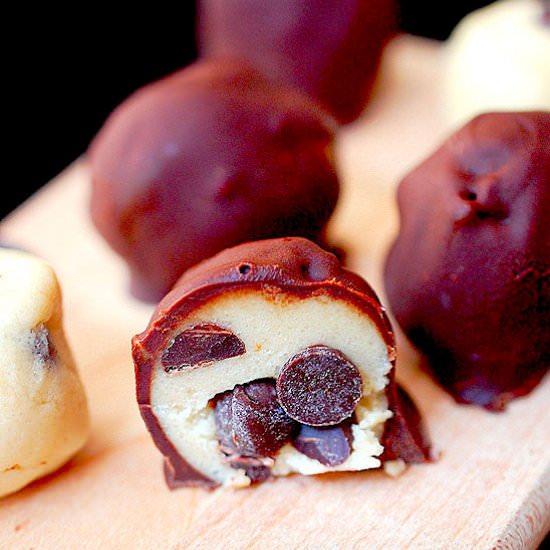 Eggless Cookie Dough Truffles - Recipe photo by evabakes