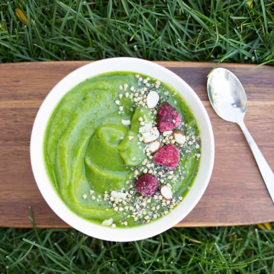 Green Smoothie Bowl - Recipe photo by Kiwi and Carrot