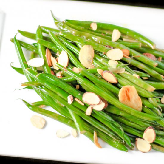 Lemon Garlic Green Beans - Recipe photo by Diverse Dinners