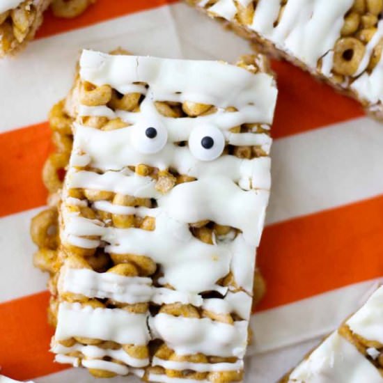 Halloween Mummy Cereal Bars - Recipe photo by thisgrandmaisfun