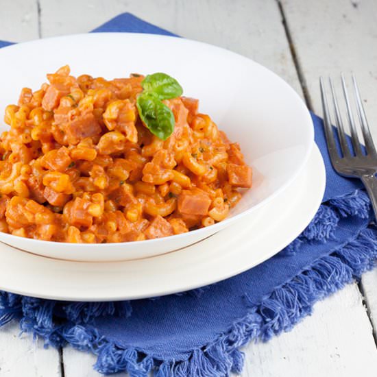 Budget Macaroni Casserole with Ham - Recipe photo by ohmydish