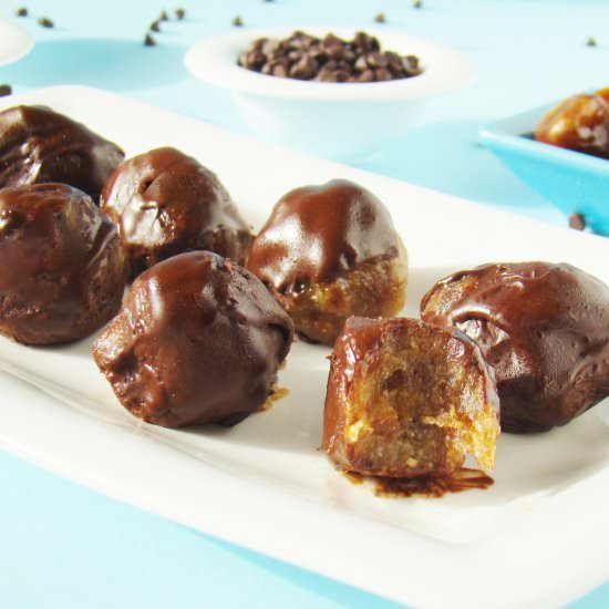 Chocolate Date Truffles - Recipe photo by Dr Lauras Kitchen
