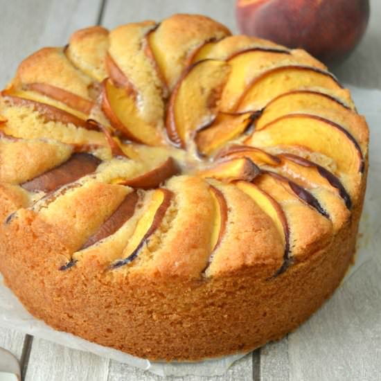 Fresh Peach Cake with Pastry Cream - Recipe photo by Cuisina
