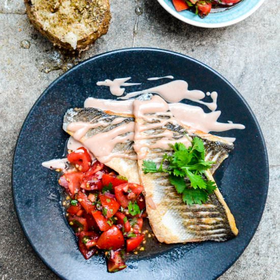 Sea bass with tomato salsa - Recipe photo by vidiberg
