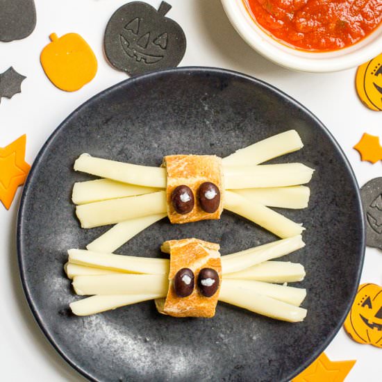 Healthy Halloween Spider Snacks - Recipe photo by Family Food on the Table