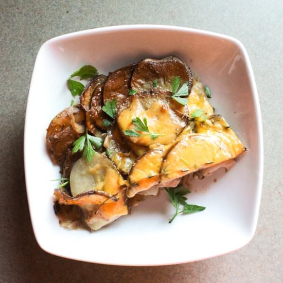 Slow-Cooker Scalloped Potatoes - Recipe photo by Lisa G Cooks