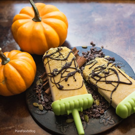 Pumpkin Pie Pops - Recipe photo by purefoodsblog