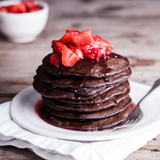 Easy Chocolate Banana Oat Pancakes - Recipe photo by Simply Delicious