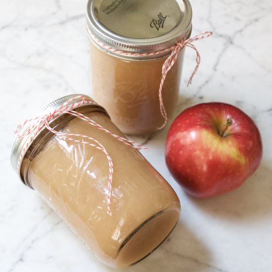 3 Ingredient Natural Applesauce - Recipe photo by TimVidraEats