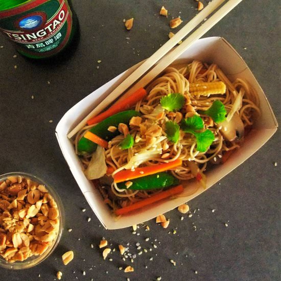 Lo Mein w/ Peanuts and Vegetables - Recipe photo by PernilleA