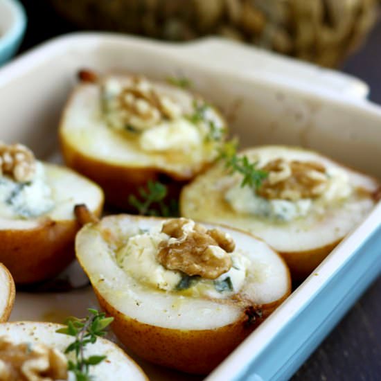 Baked Pears with Gorgonzola - Recipe photo by HappyKitchen.Rocks