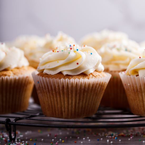 Classic Vanilla Cupcakes - Recipe photo by Simply Delicious