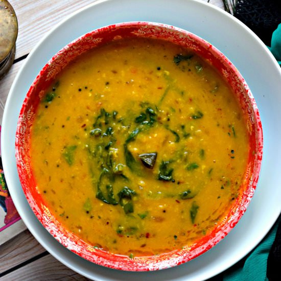 Lasooni Dal Palak - Recipe photo by Cookilicious
