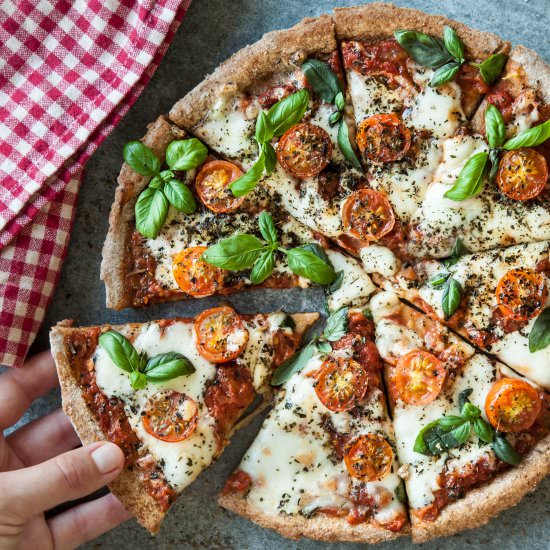 Almost Guilt-free Pizza Margherita - Recipe photo by healthylaura