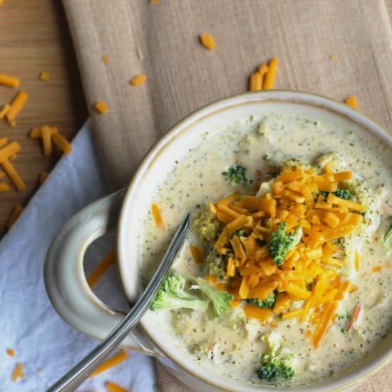 Slow Cooker Broccoli Cheese Soup - Recipe photo by 5dinners1hour