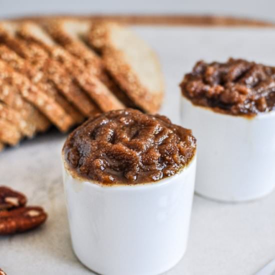 roasted pecan pumpkin butter - Recipe photo by HowSweetEats